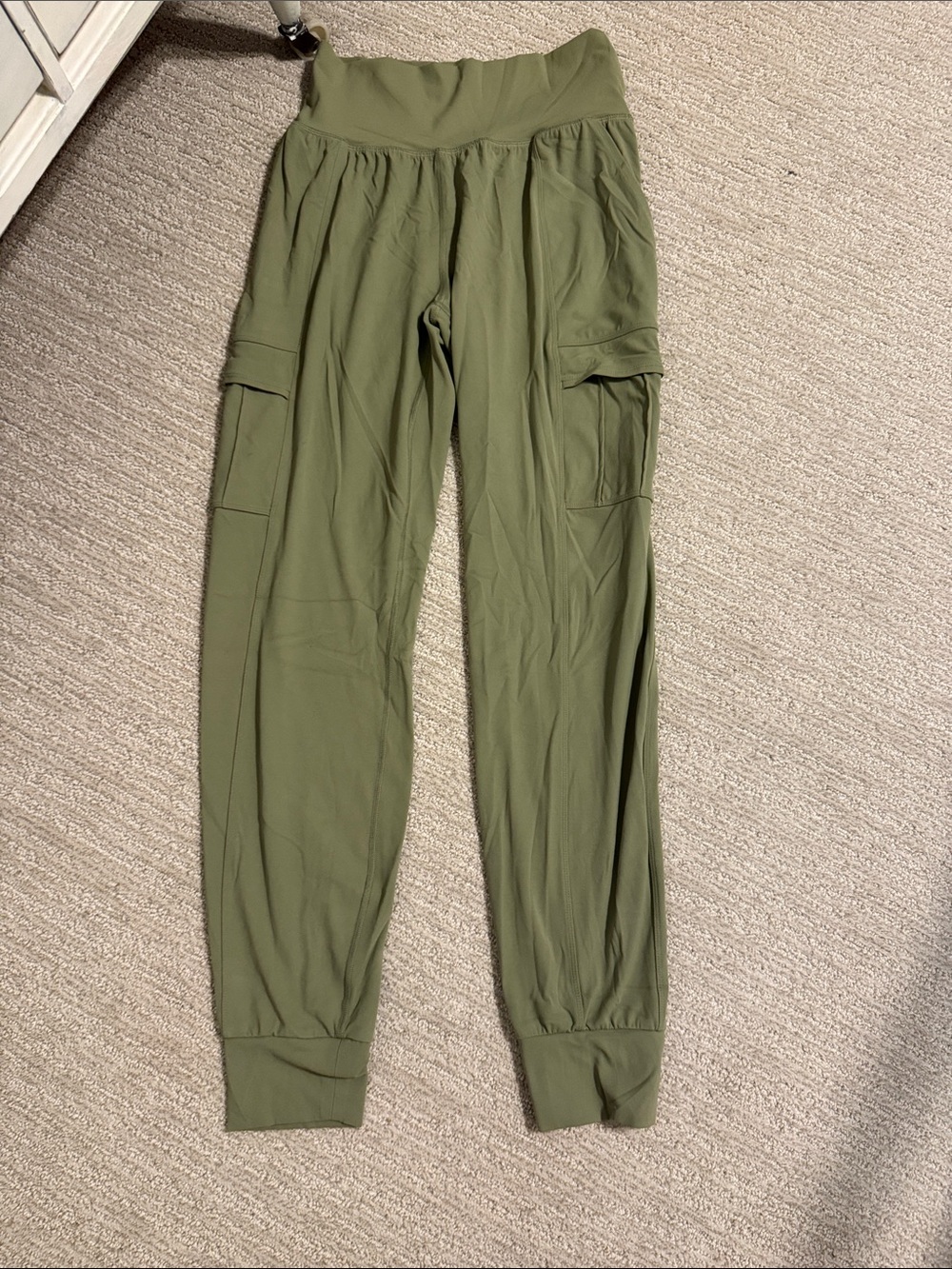 Athleta small tall cargo salutation joggers